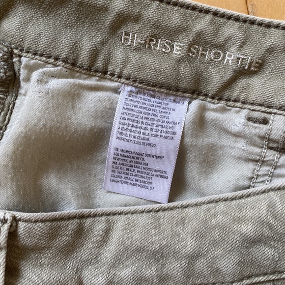 AE Green Shorts - Picture 3 of 4